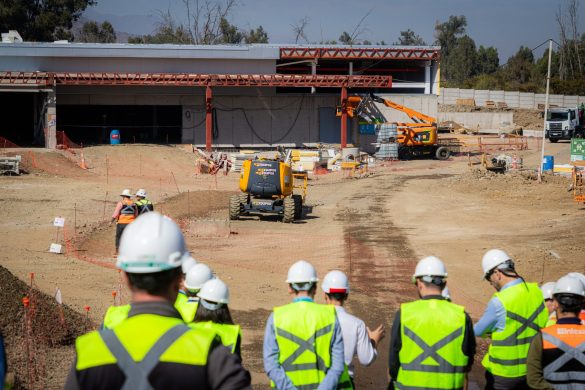 Supermercado en construcción. Fotografía Comunicaciones Municipalidad Peñalolén.